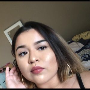 Meet your Posher, Bella